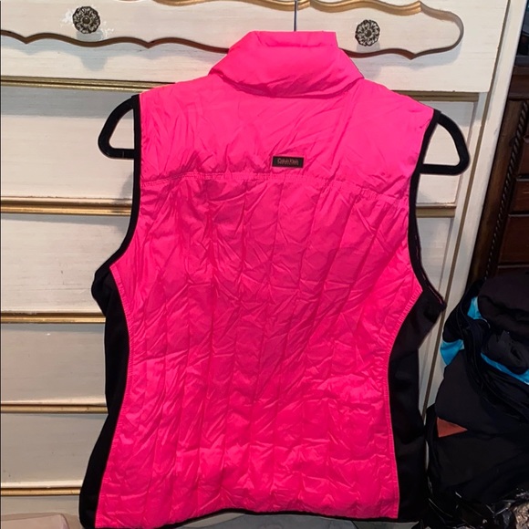 EUC Calvin Klein Performance duck down puffer vest - Picture 3 of 7